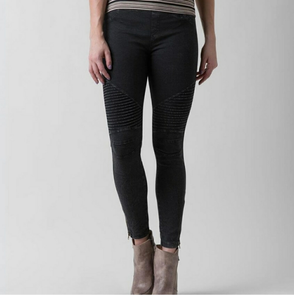 Beulah Black Moto Leggings Size Medium